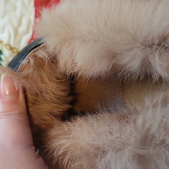 Vertundy Fur Mules 🖤 - Picture 9 of 16